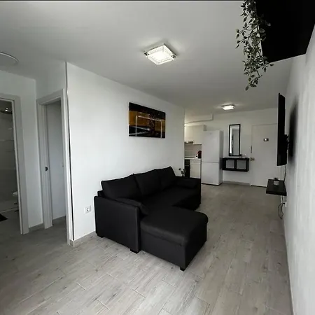 Apartmán Life Only 5 Minutes Away And Heated Pool
