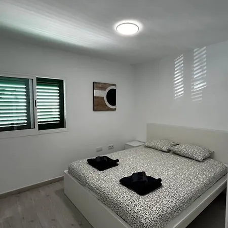 Daire Life Only 5 Minutes Away And Heated Pool *