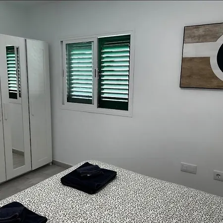 Life Only 5 Minutes Away And Heated Pool Playa del Inglés